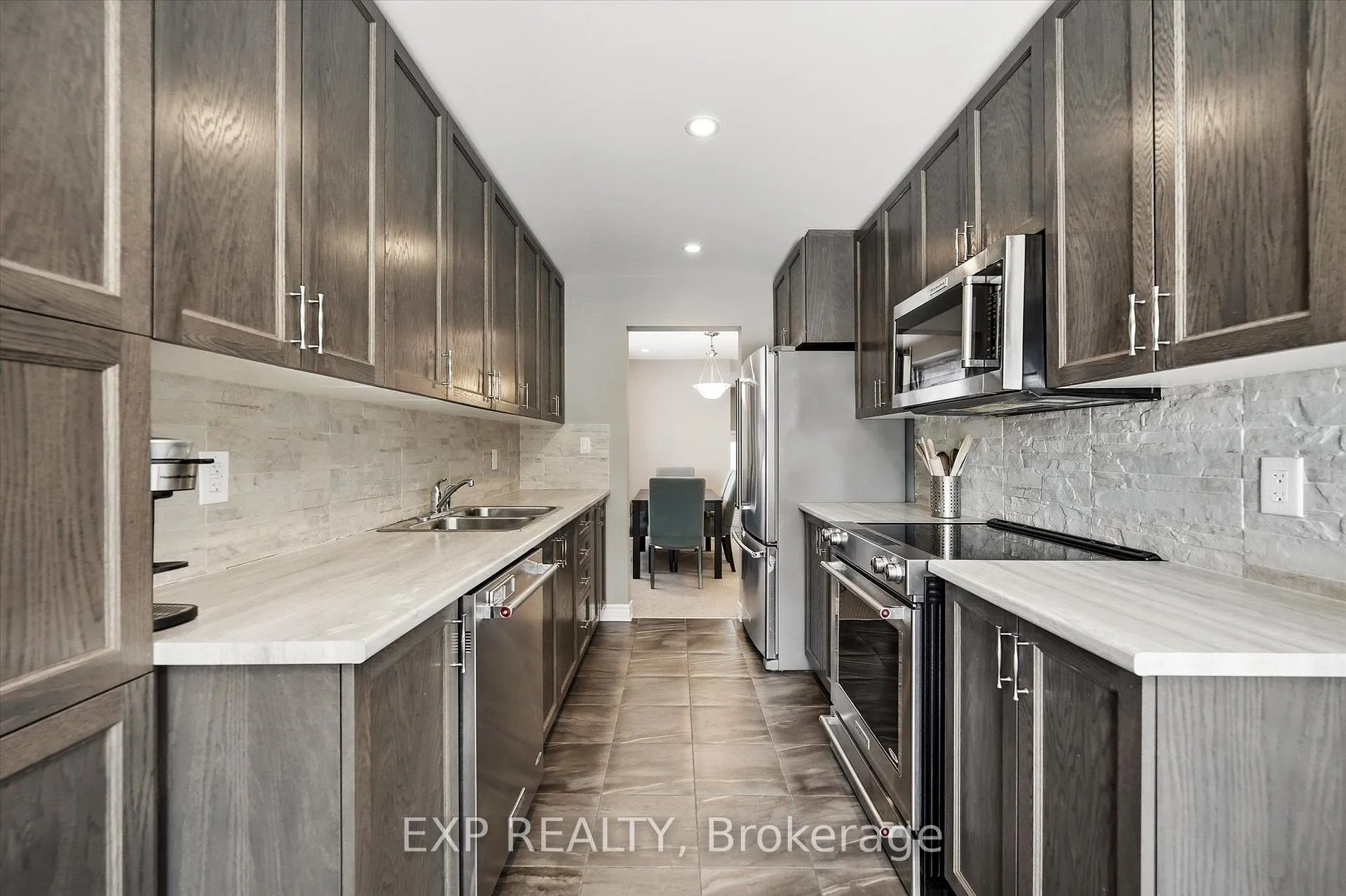 Photo 13 of 647 Petrichor Crescent, Ottawa, Avalon West — HOMEH