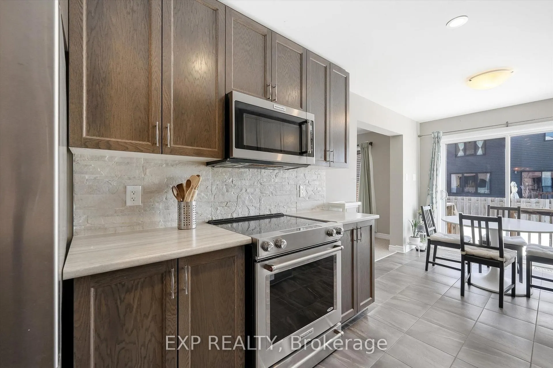 Photo 14 of 647 Petrichor Crescent, Ottawa, Avalon West — HOMEH