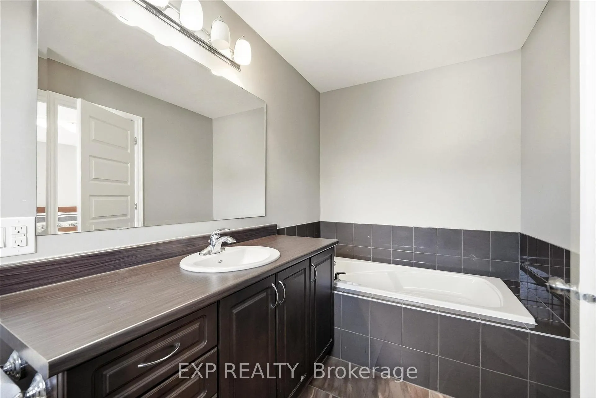 Photo 20 of 647 Petrichor Crescent, Ottawa, Avalon West — HOMEH