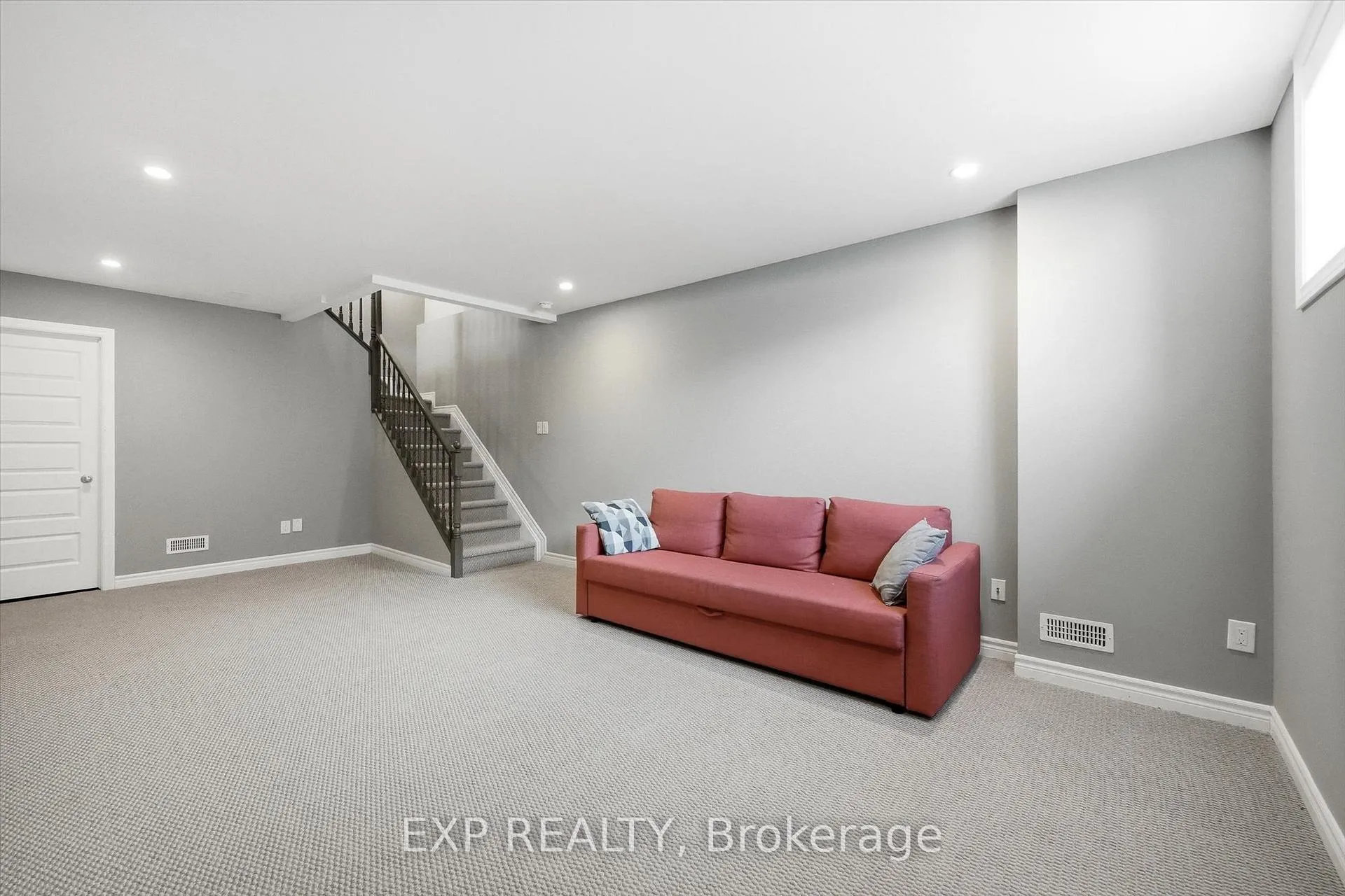 Photo 32 of 647 Petrichor Crescent, Ottawa, Avalon West — HOMEH