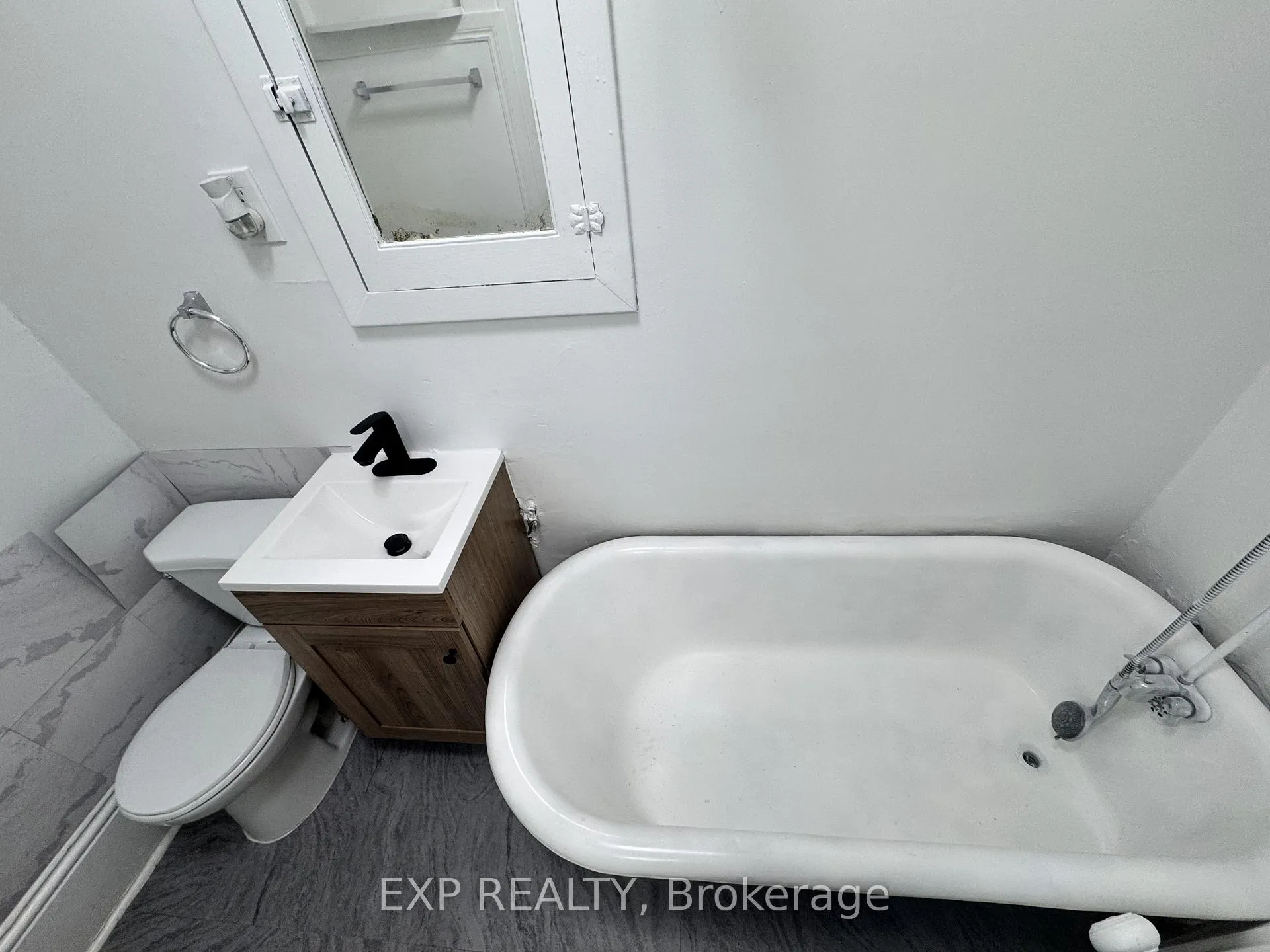 Photo 5 of Unit UNIT-1, 321 Hunter Street, Hamilton, Stinson — HOMEH