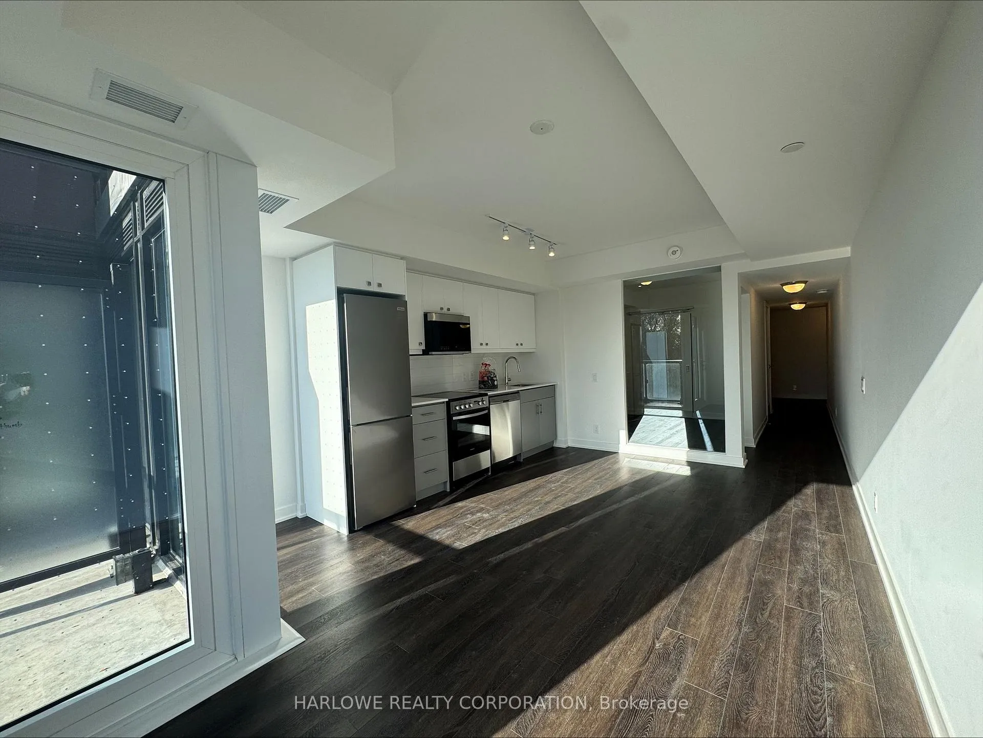 Photo 2 of Unit 419, 2 Manderley Drive, Scarborough, Birchcliffe-Cliffside — HOMEH