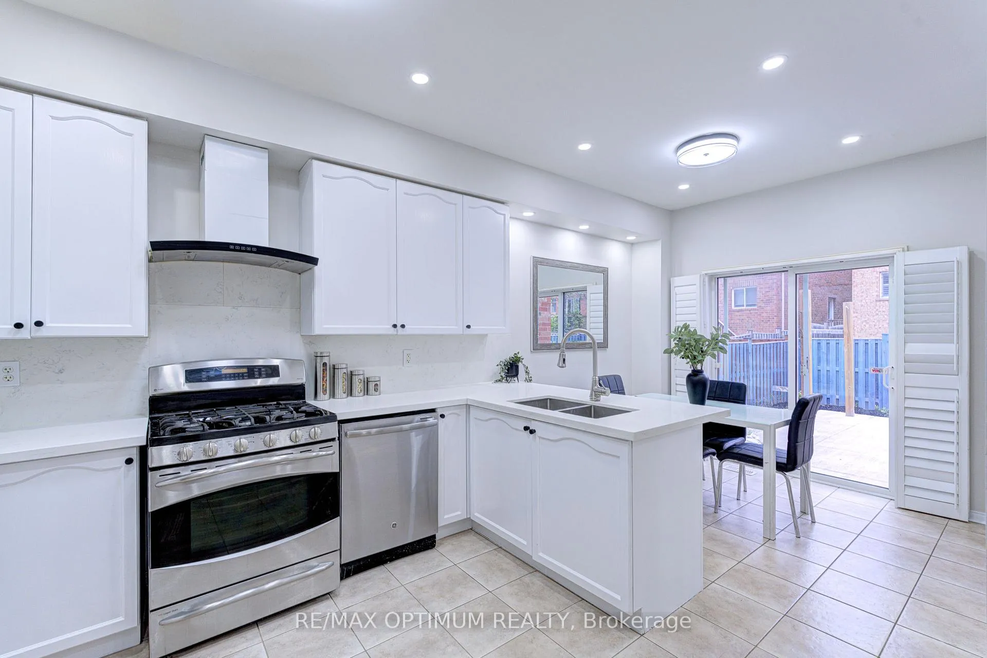 Photo 16 of Unit Main & 2nd, 234 Valleyway Drive, Brampton, Credit Valley — HOMEH