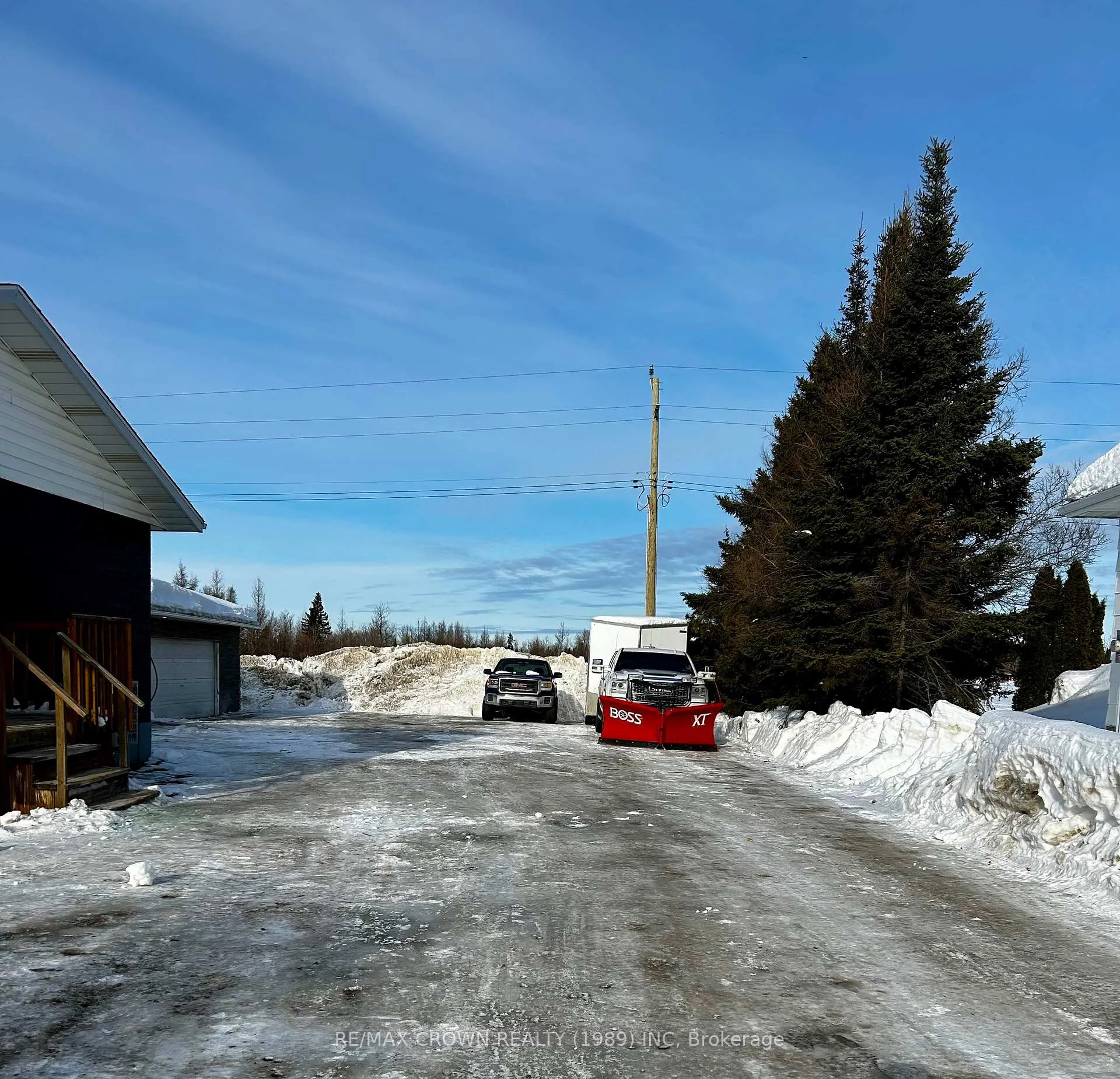 Photo 2 of 448 Government Road E, Kapuskasing — HOMEH