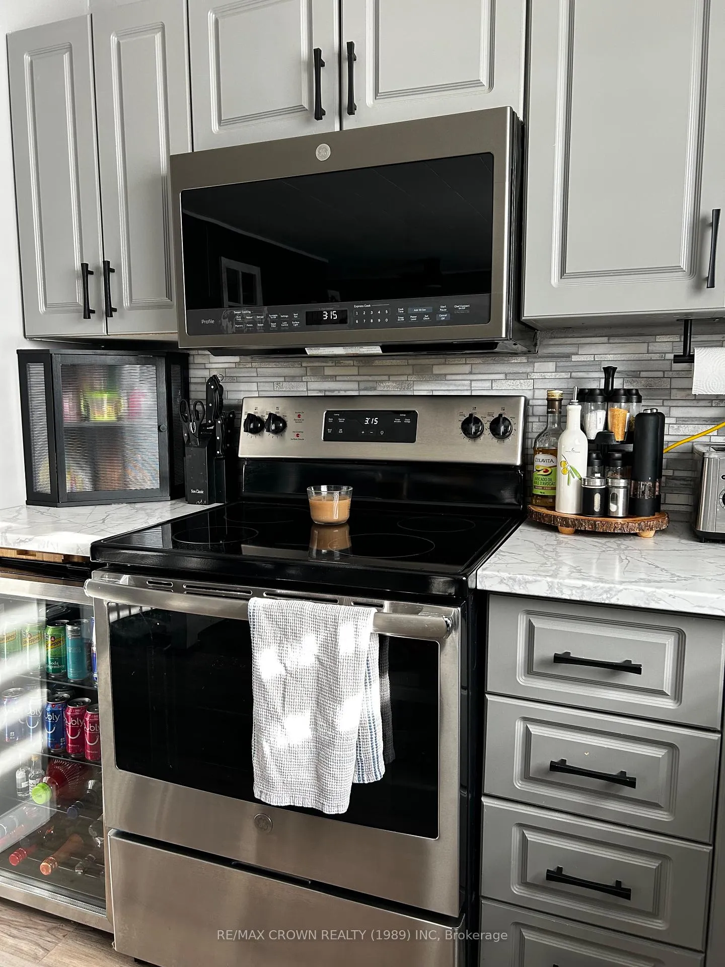Photo 11 of 448 Government Road E, Kapuskasing — HOMEH