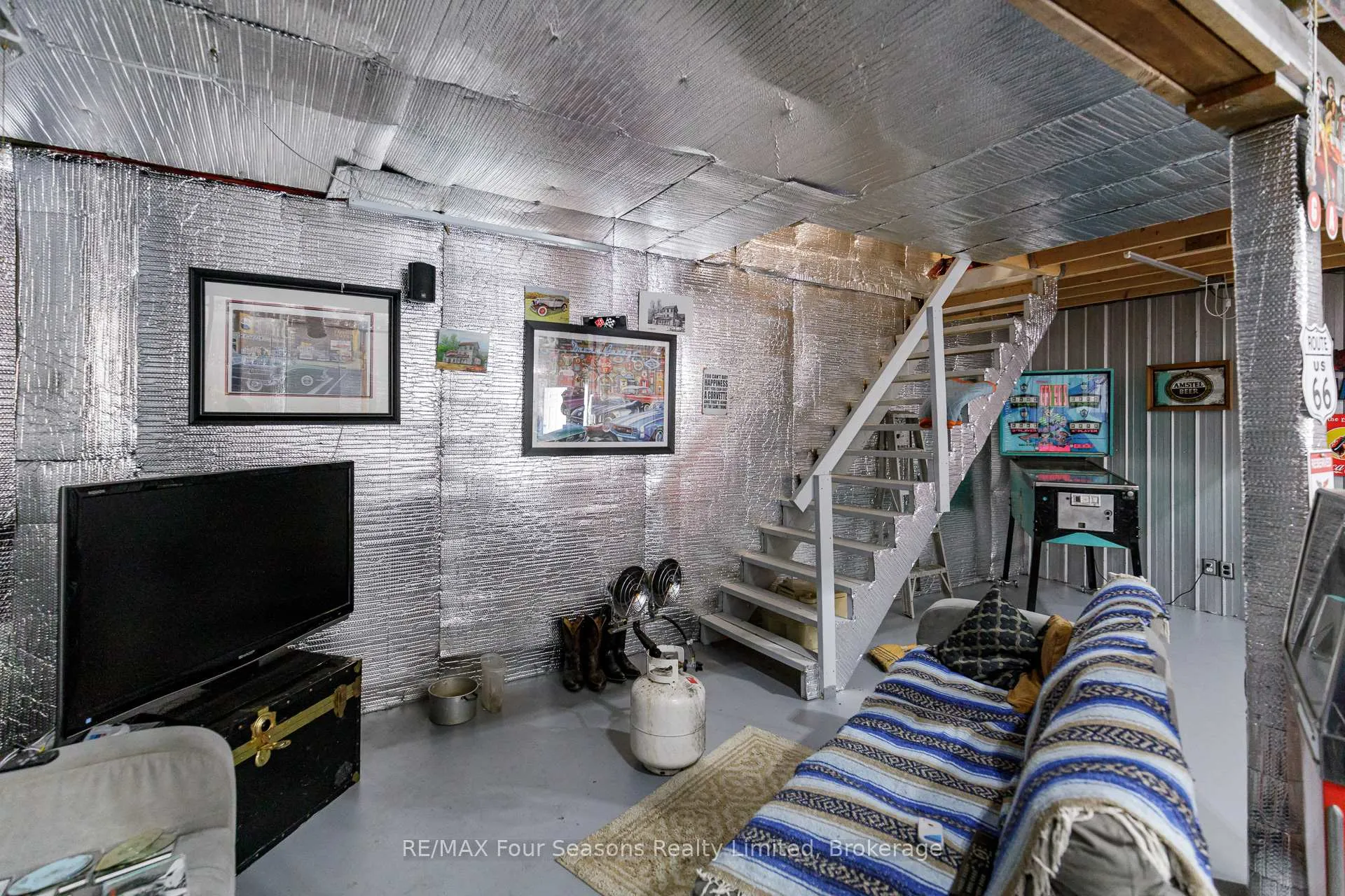 Photo 6 of 1046 County 124 Road N, Clearview, Singhampton — HOMEH