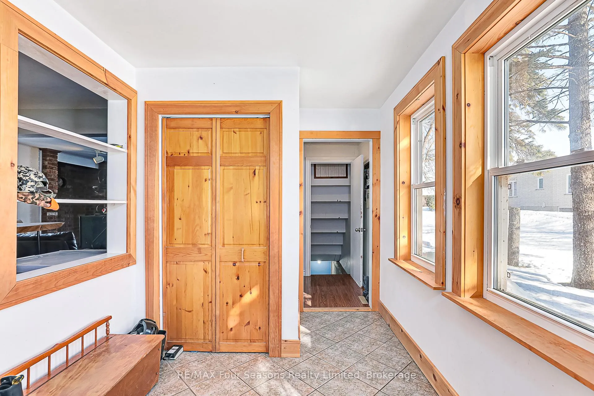 Photo 11 of 1046 County 124 Road N, Clearview, Singhampton — HOMEH