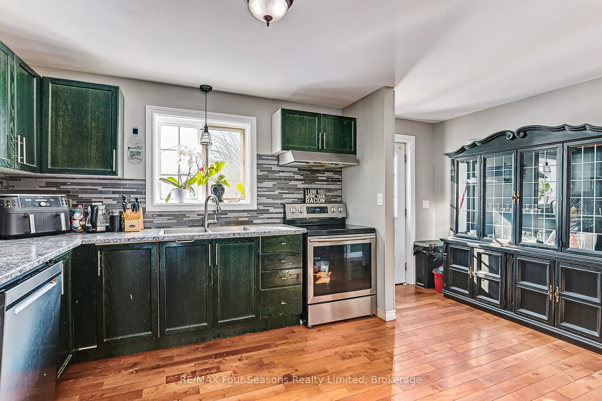 Photo 13 of 1046 County 124 Road N, Clearview, Singhampton — HOMEH