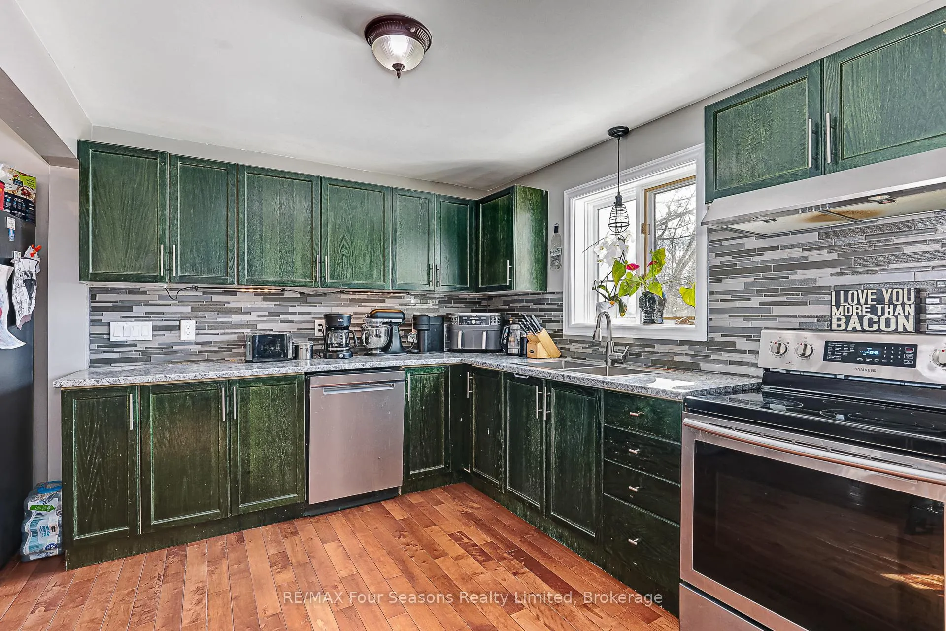 Photo 14 of 1046 County 124 Road N, Clearview, Singhampton — HOMEH