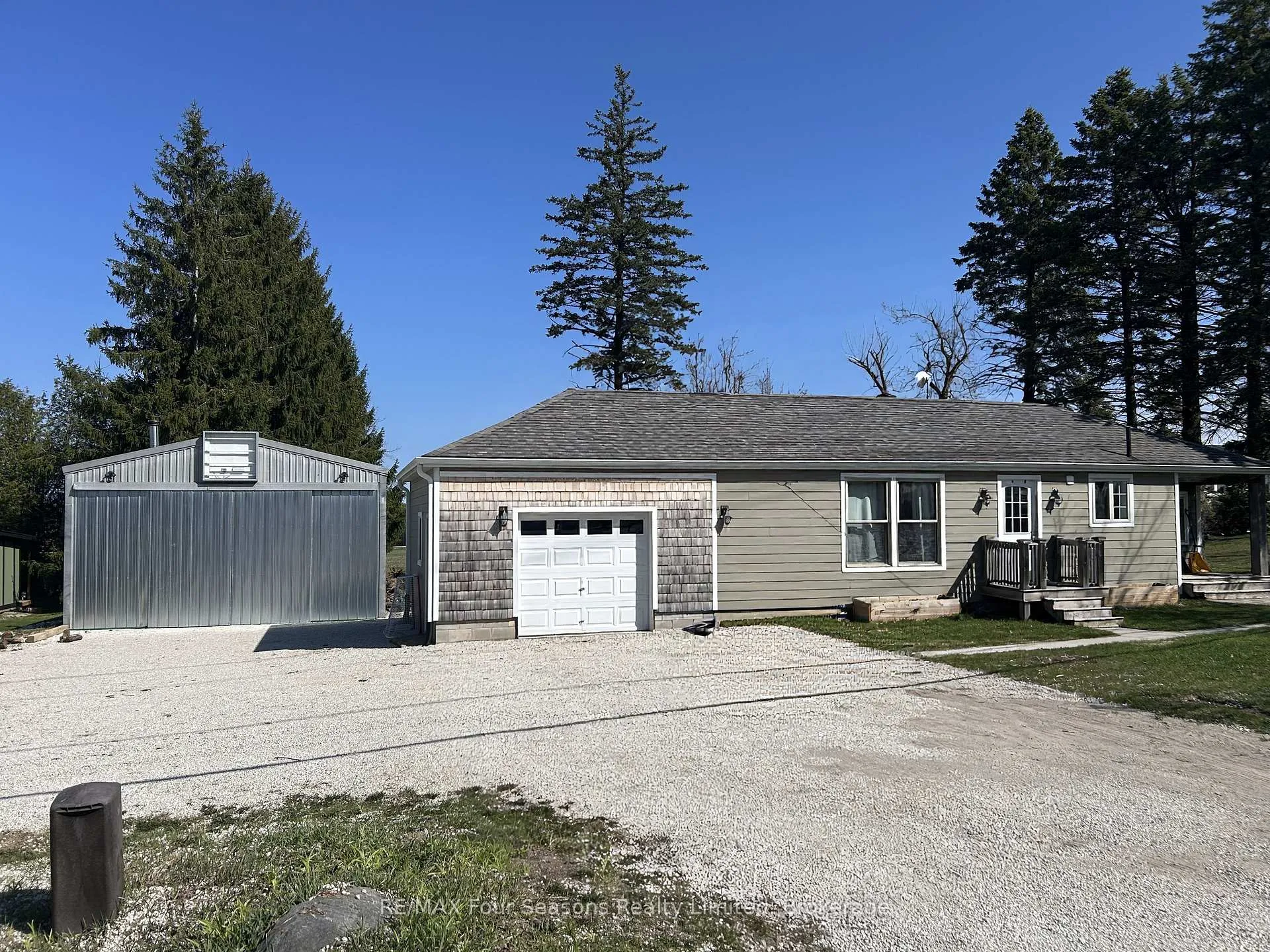 Photo 1 of 1046 County 124 Road N, Clearview, Singhampton — HOMEH