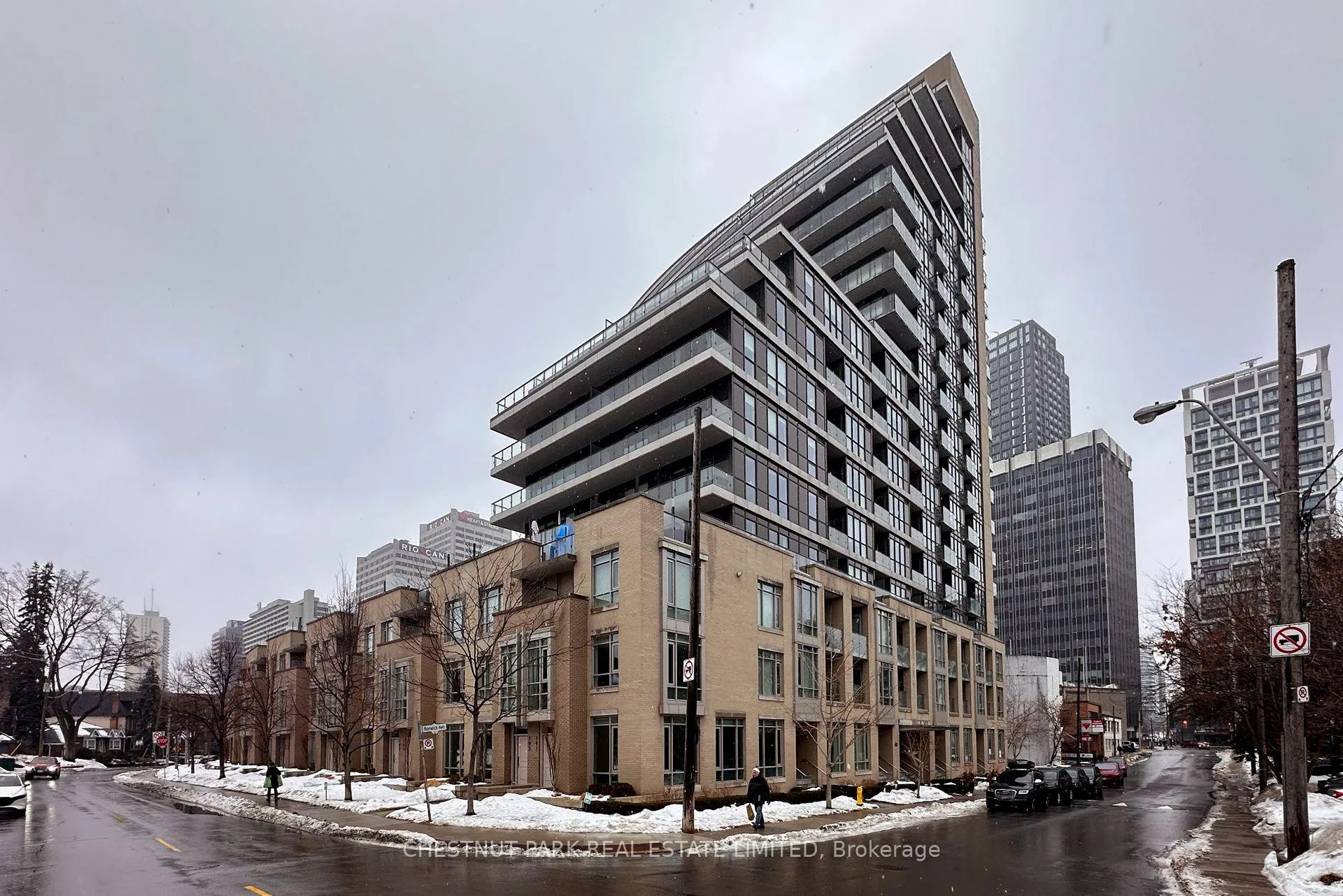 Photo 2 of Unit 1402, 60 Berwick Avenue, Toronto, Yonge-Eglinton — HOMEH