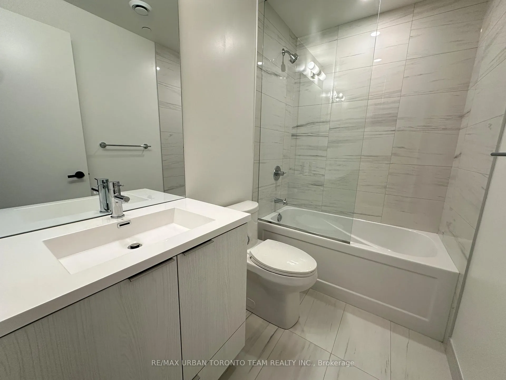 Photo 11 of Unit 4302, 8 Interchange Way, Vaughan, Vaughan Corporate Centre — HOMEH