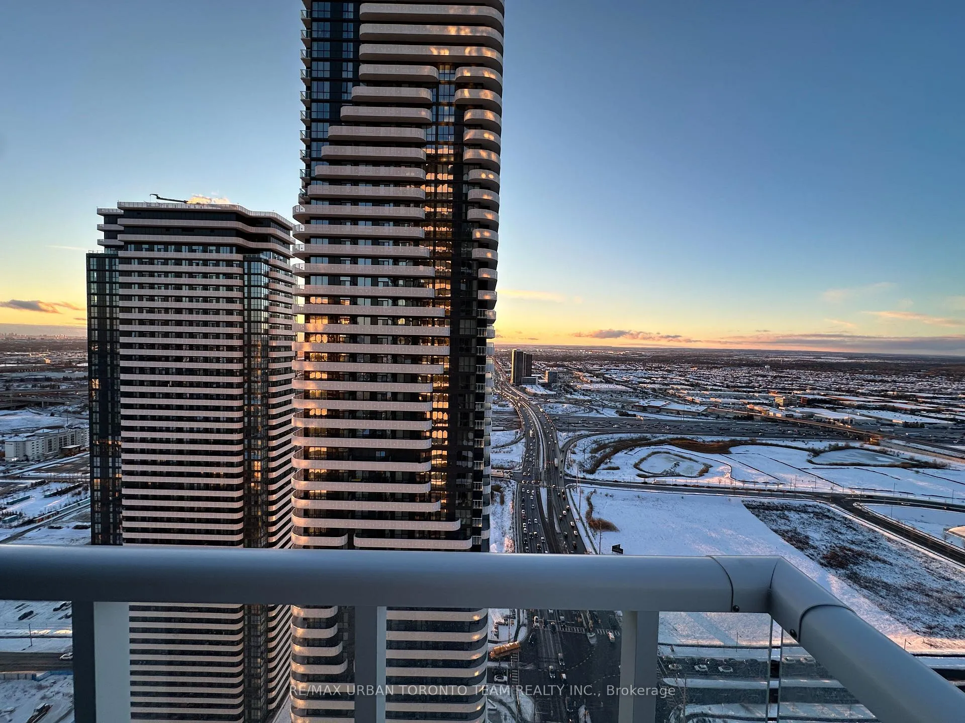 Photo 14 of Unit 4302, 8 Interchange Way, Vaughan, Vaughan Corporate Centre — HOMEH