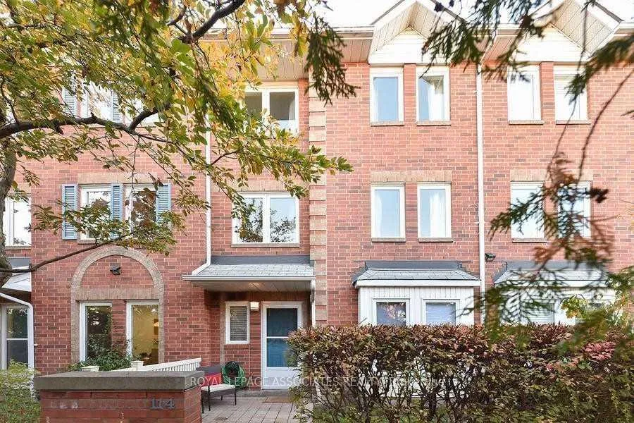 Front of Unit 114, 900 Steeles Avenue W