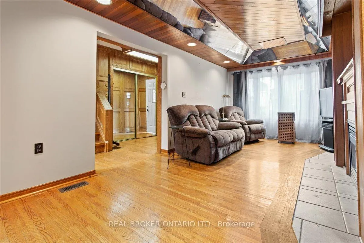 Photo 7 of 28 Glendale Avenue S, Hamilton, Gibson — HOMEH
