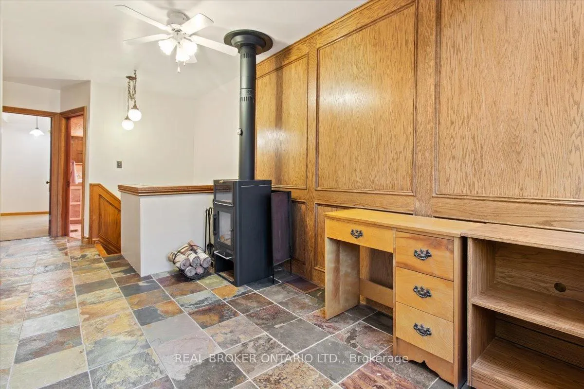 Photo 21 of 28 Glendale Avenue S, Hamilton, Gibson — HOMEH