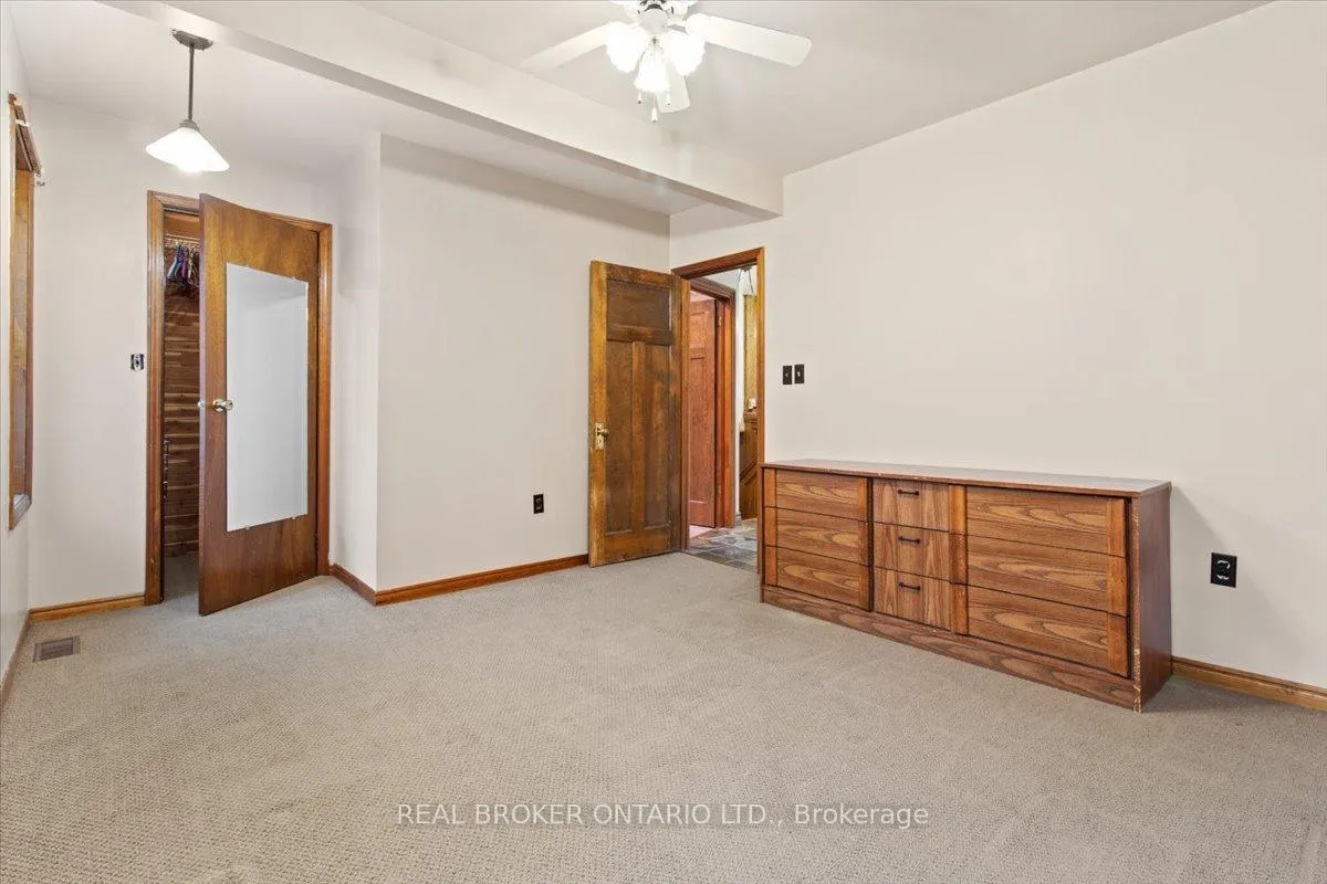 Photo 24 of 28 Glendale Avenue S, Hamilton, Gibson — HOMEH