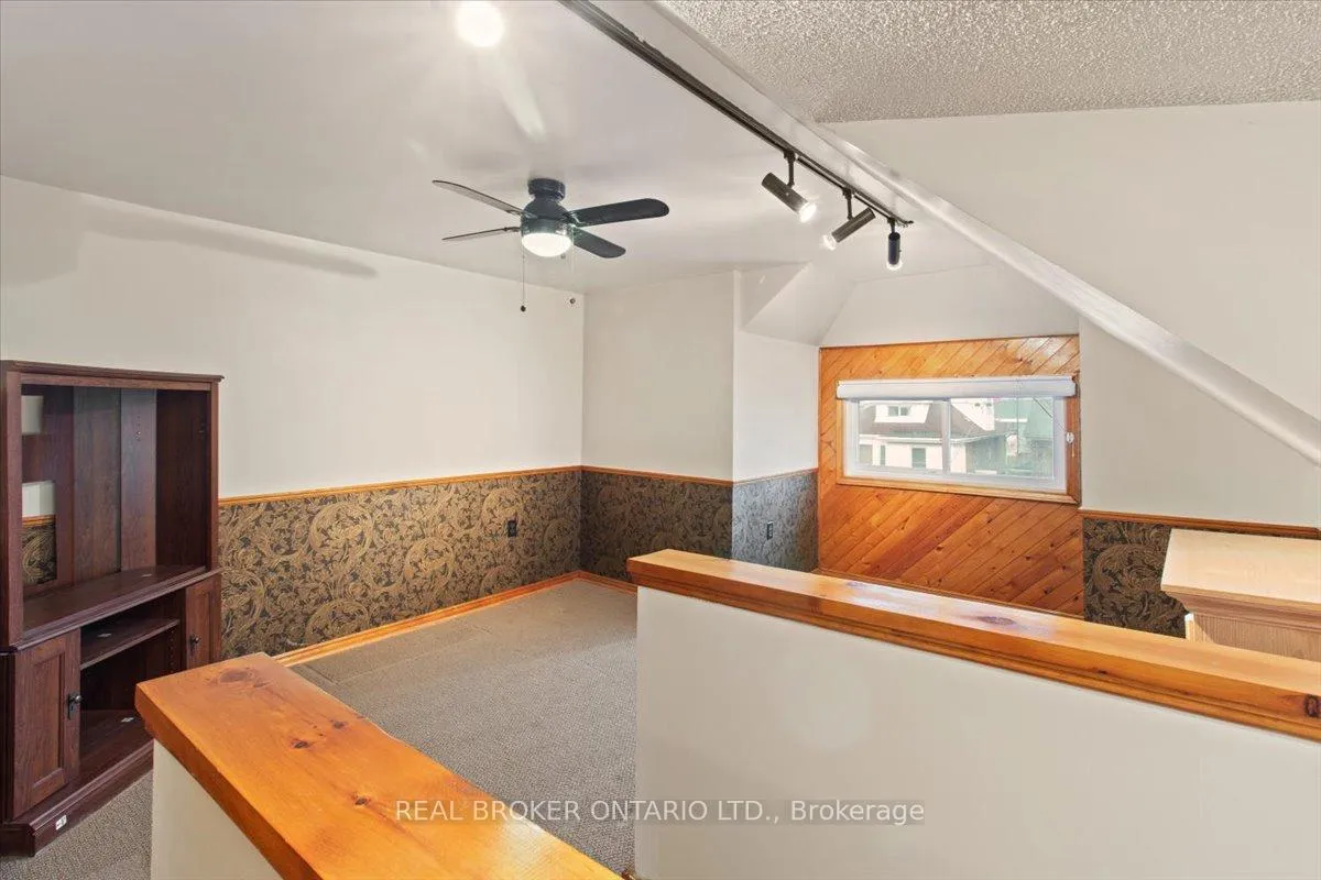 Photo 29 of 28 Glendale Avenue S, Hamilton, Gibson — HOMEH