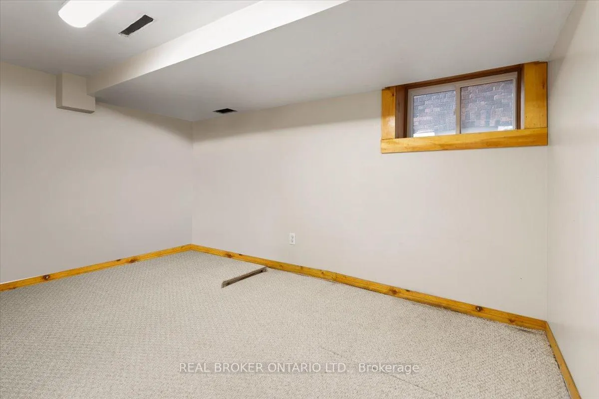 Photo 35 of 28 Glendale Avenue S, Hamilton, Gibson — HOMEH