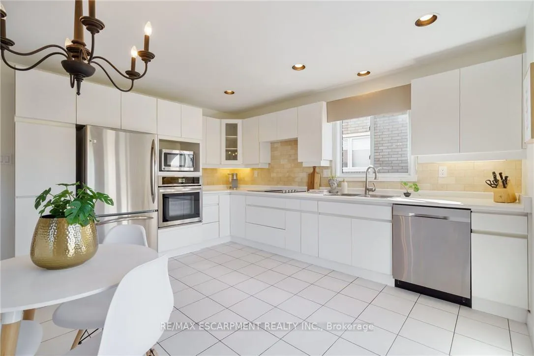 Photo 13 of 43 Glenayr Street, Hamilton, Gilkson — HOMEH