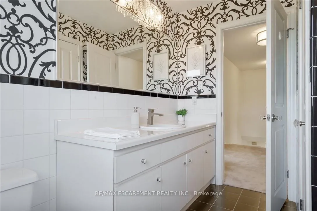 Photo 40 of 43 Glenayr Street, Hamilton, Gilkson — HOMEH