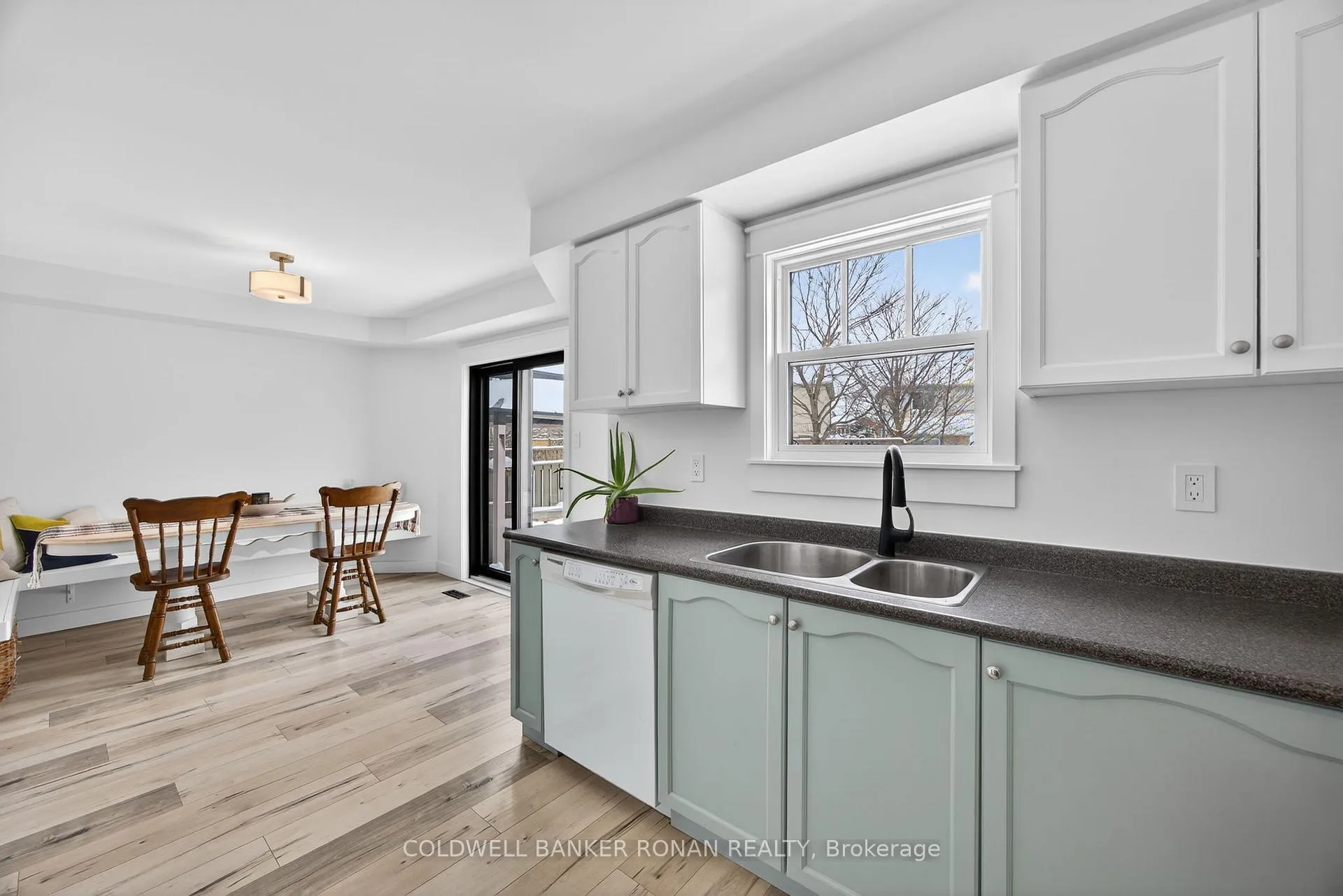Photo 14 of 13 Bluegrass Drive, Barrie, Holly — HOMEH