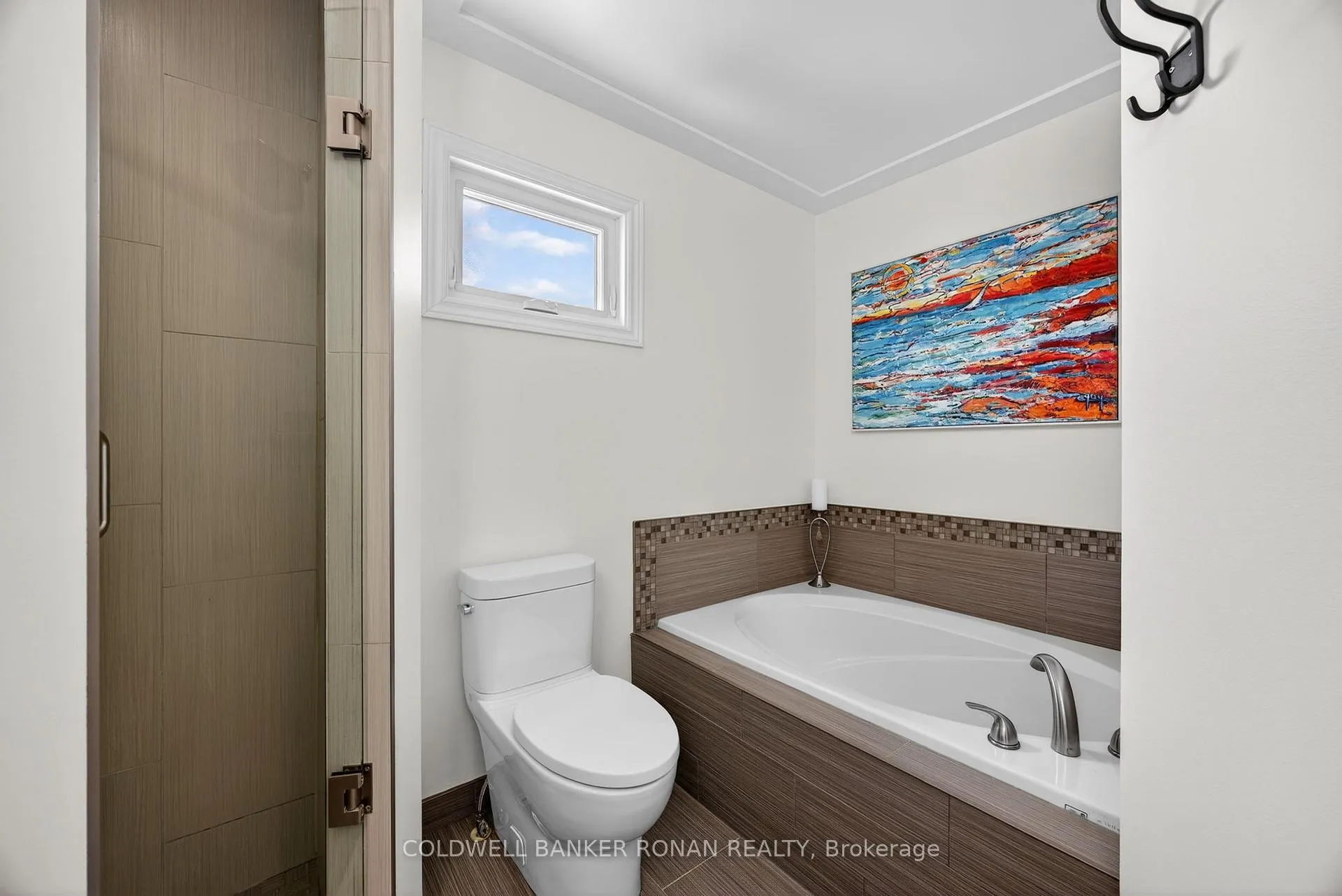 Photo 22 of 13 Bluegrass Drive, Barrie, Holly — HOMEH