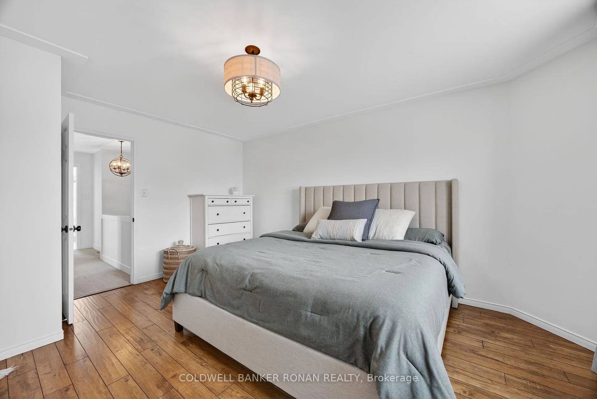 Photo 23 of 13 Bluegrass Drive, Barrie, Holly — HOMEH