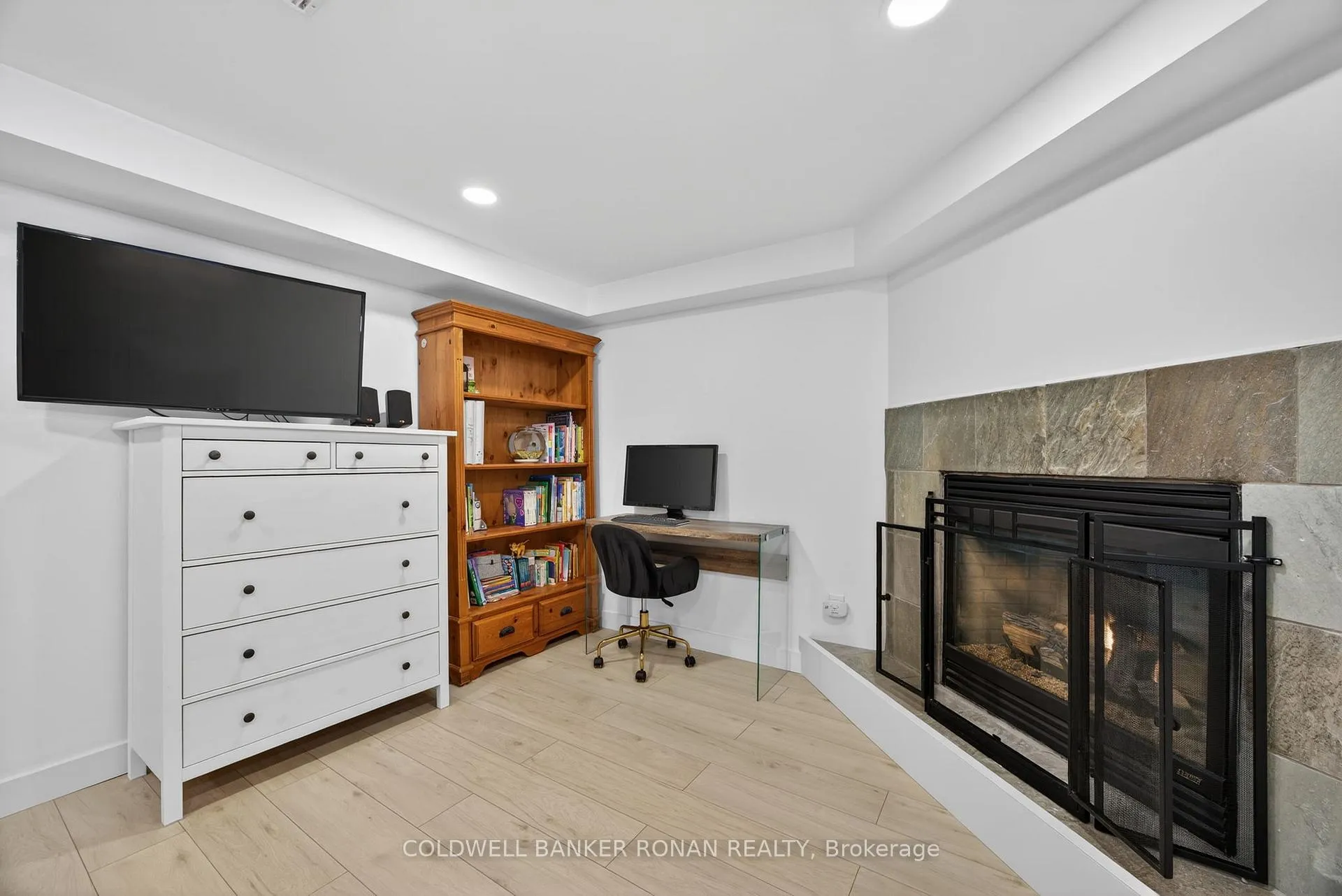 Photo 33 of 13 Bluegrass Drive, Barrie, Holly — HOMEH