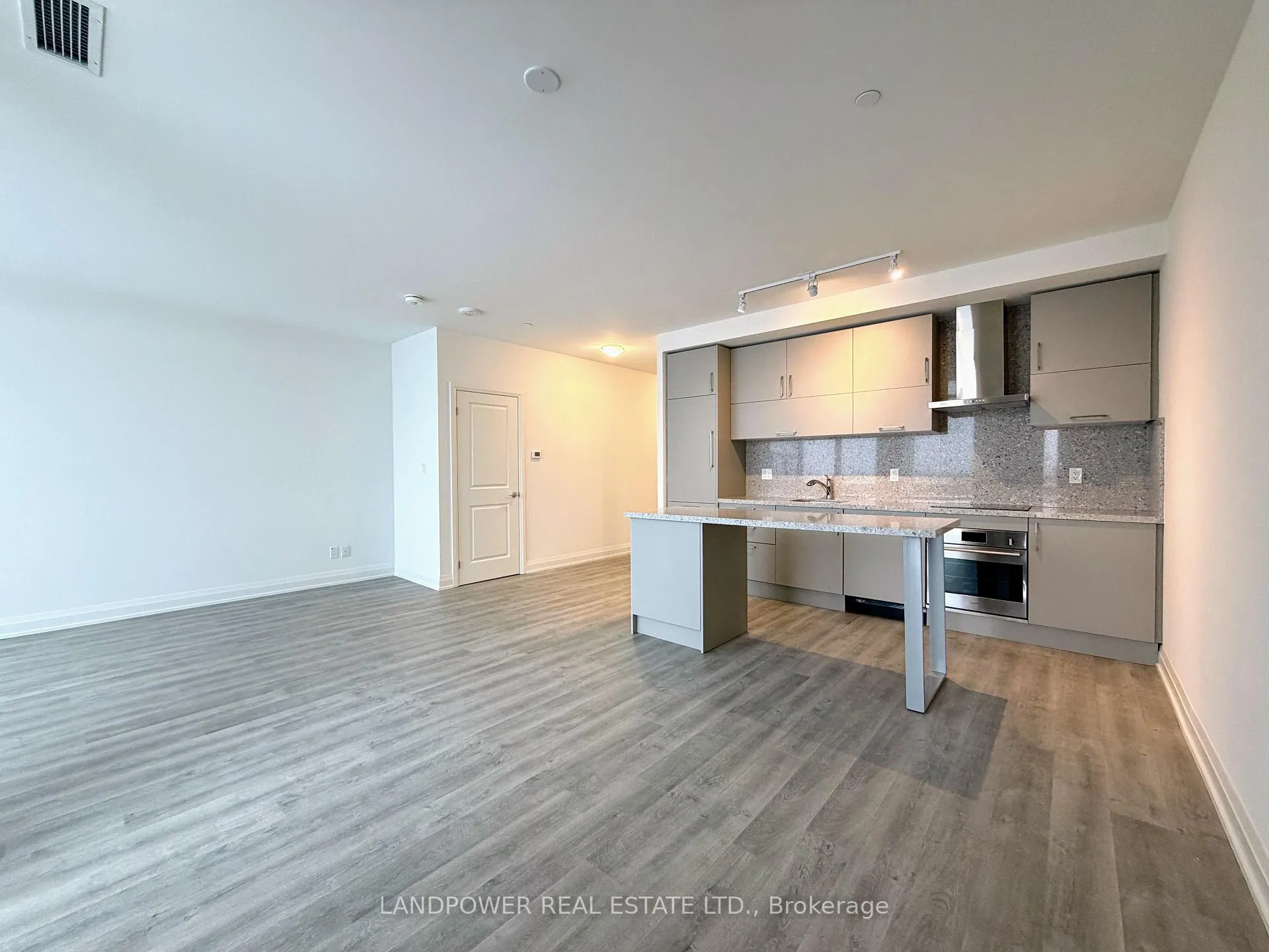 Photo 5 of Unit 101, 56 Andre De Grasse Street, Markham, Unionville — HOMEH