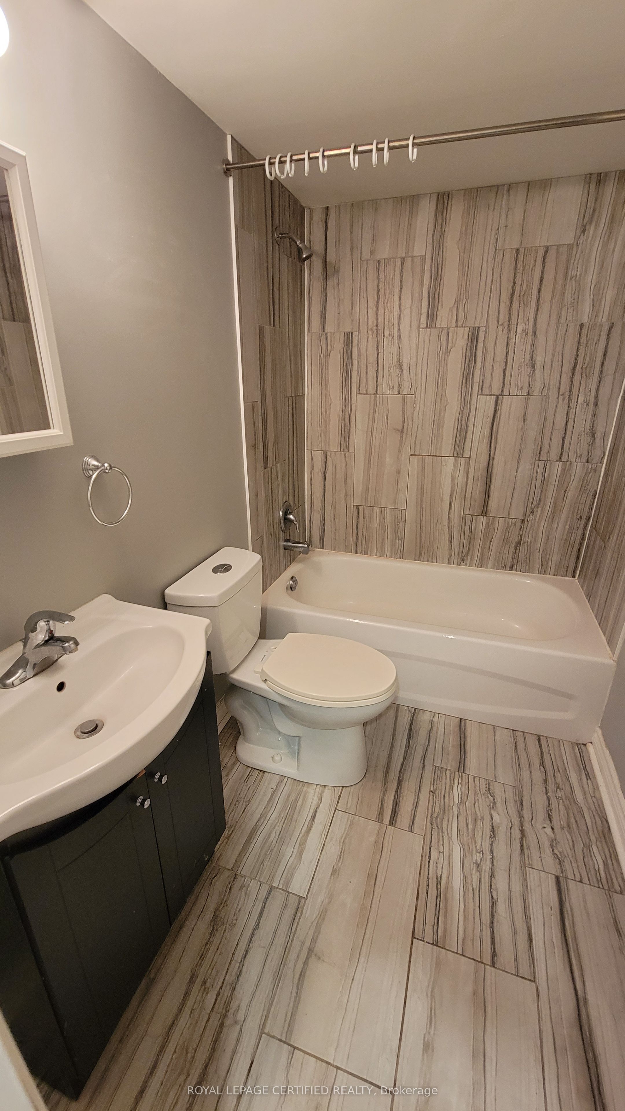 Photo 10 of Unit 2, 892 Fennell Avenue E, Hamilton, Macassa — HOMEH