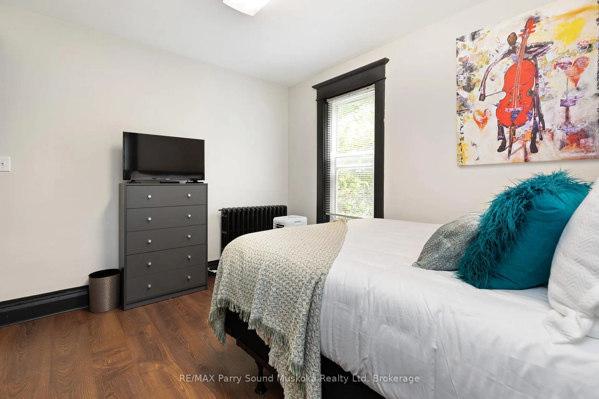 Photo 7 of Unit 2, 97 James Street, Parry Sound — HOMEH
