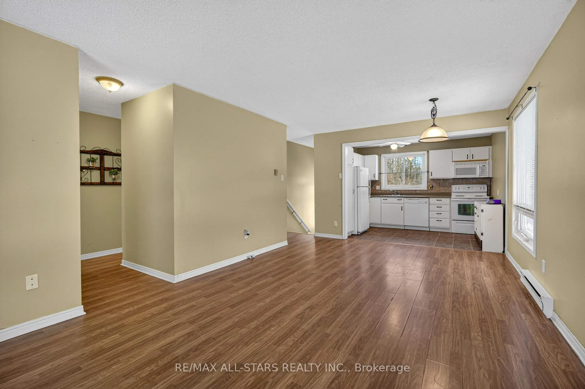 Photo 3 of Unit A, 105 Rita Crescent, Kawartha Lakes, Omemee — HOMEH