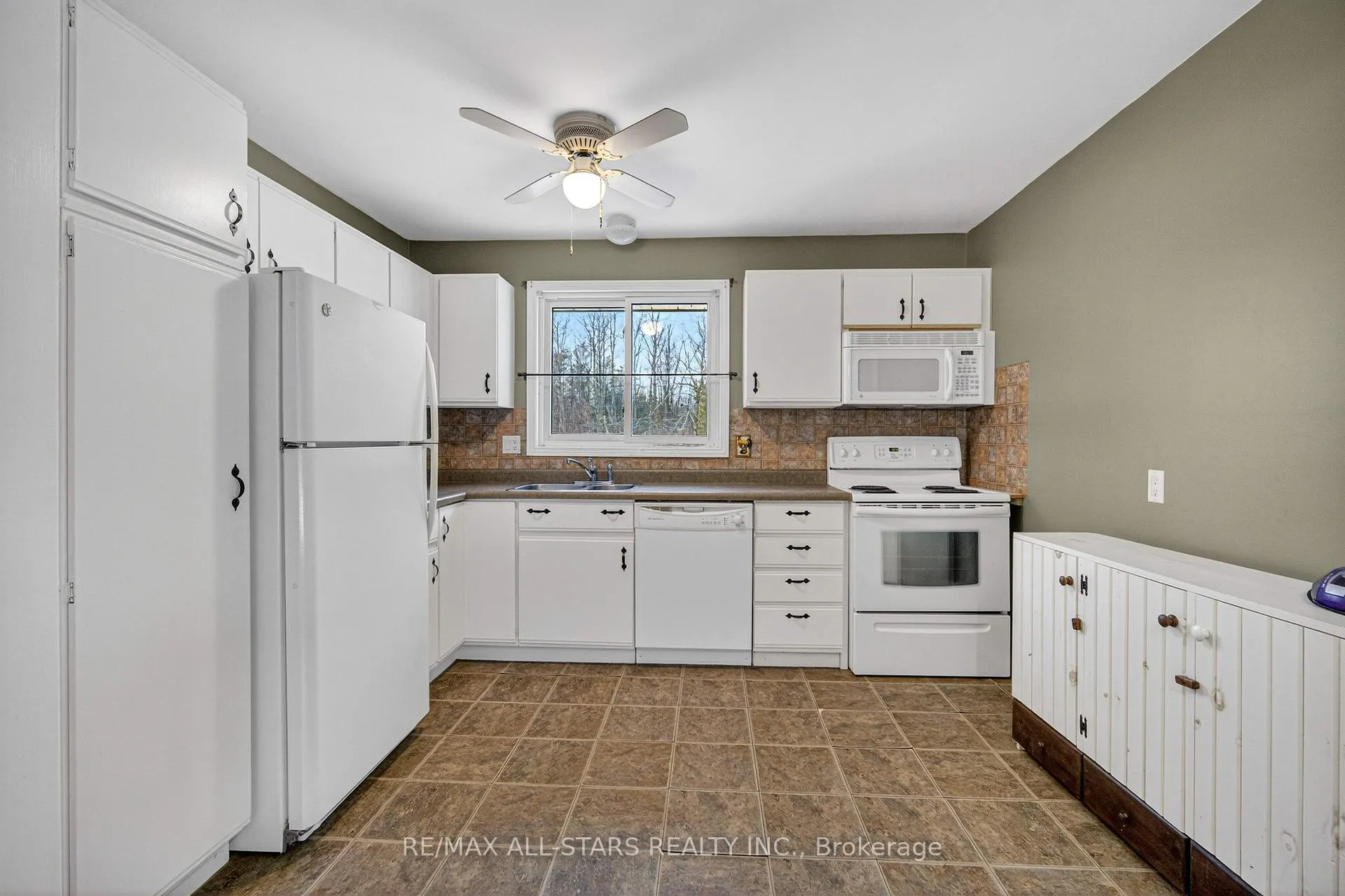 Photo 4 of Unit A, 105 Rita Crescent, Kawartha Lakes, Omemee — HOMEH