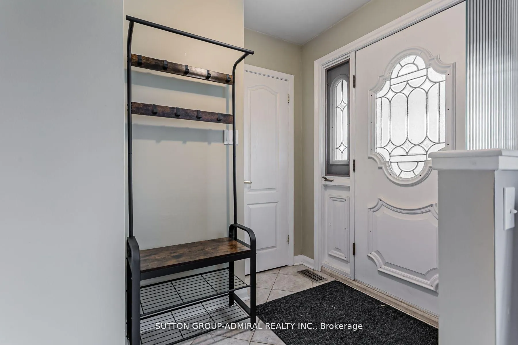 Photo 2 of Unit Upper, 102 Cornwall Road, Brampton, Bram East — HOMEH