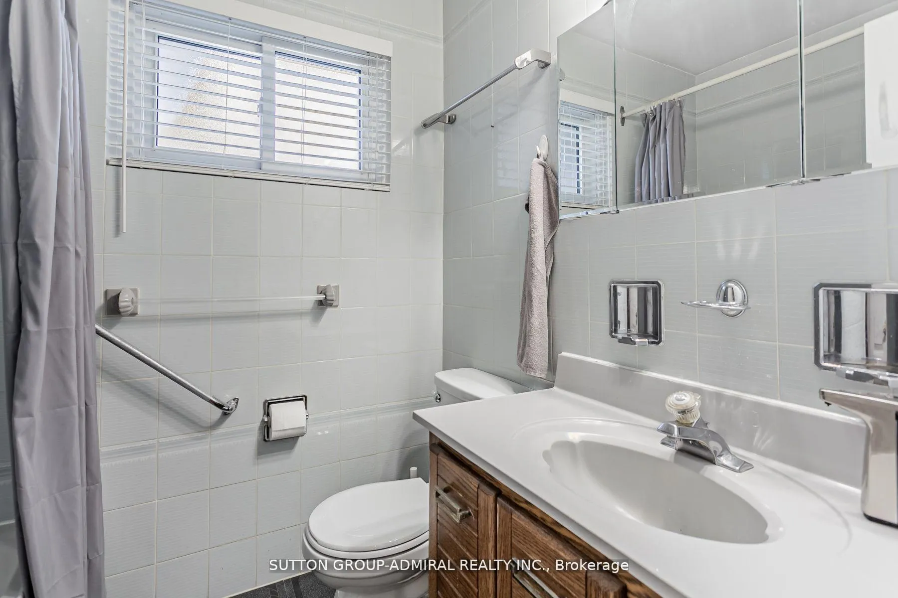 Photo 16 of Unit Upper, 102 Cornwall Road, Brampton, Bram East — HOMEH