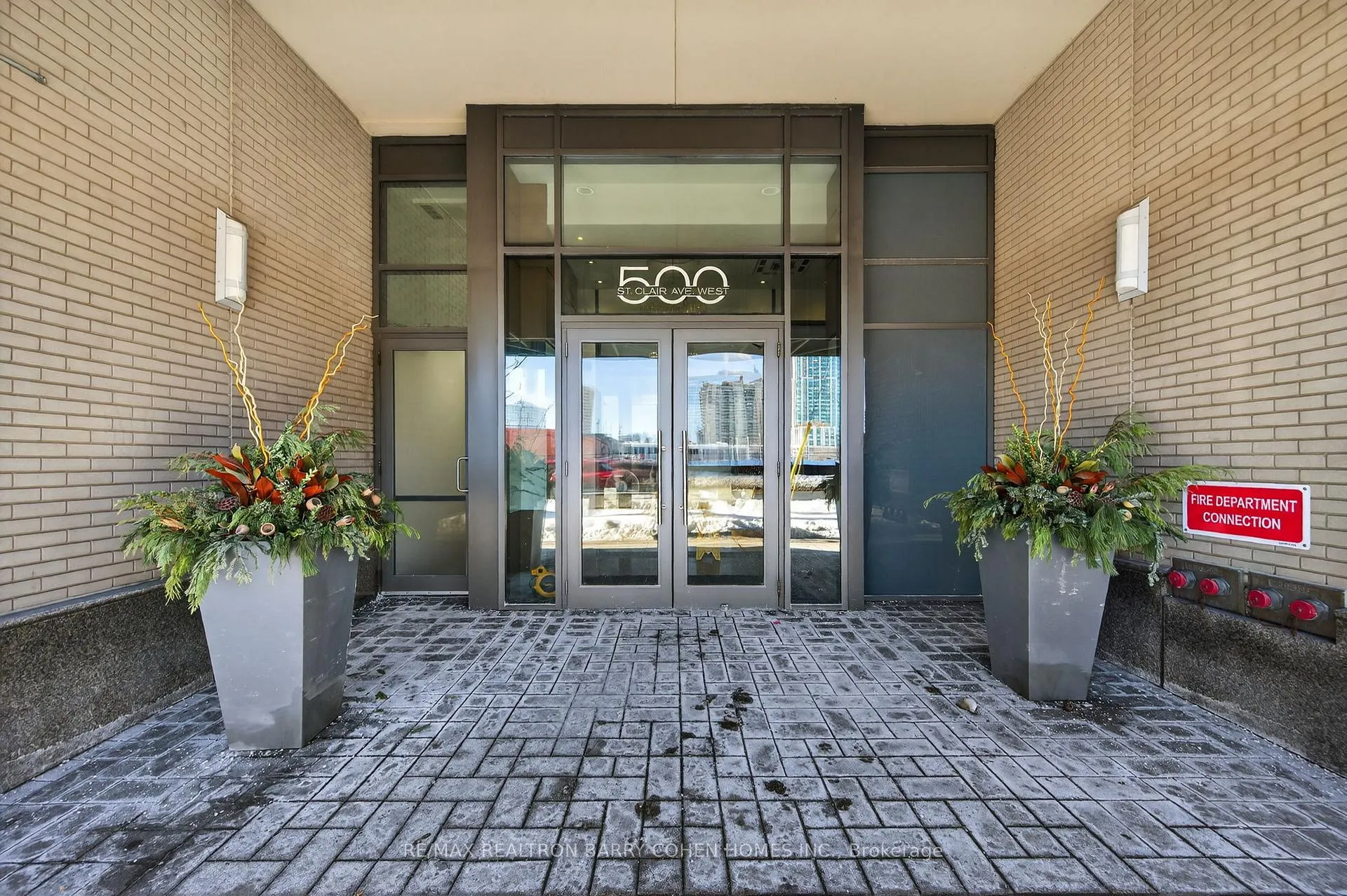 Photo 2 of Unit 301, 500 St Clair Avenue W, Toronto, Forest Hill South — HOMEH