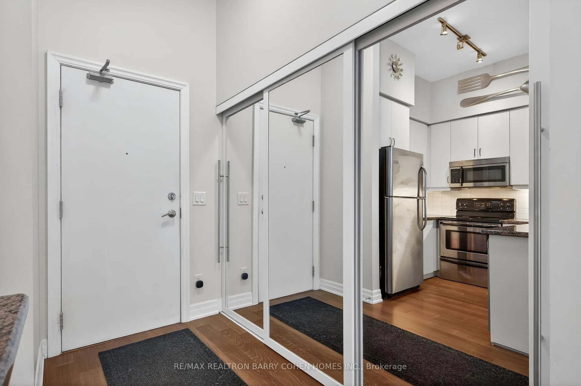 Photo 4 of Unit 301, 500 St Clair Avenue W, Toronto, Forest Hill South — HOMEH