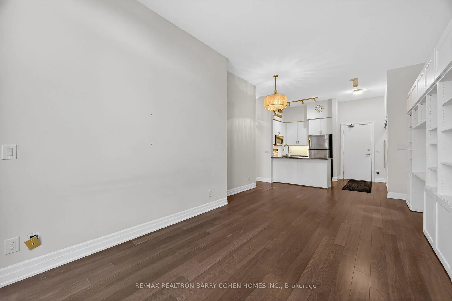 Photo 5 of Unit 301, 500 St Clair Avenue W, Toronto, Forest Hill South — HOMEH