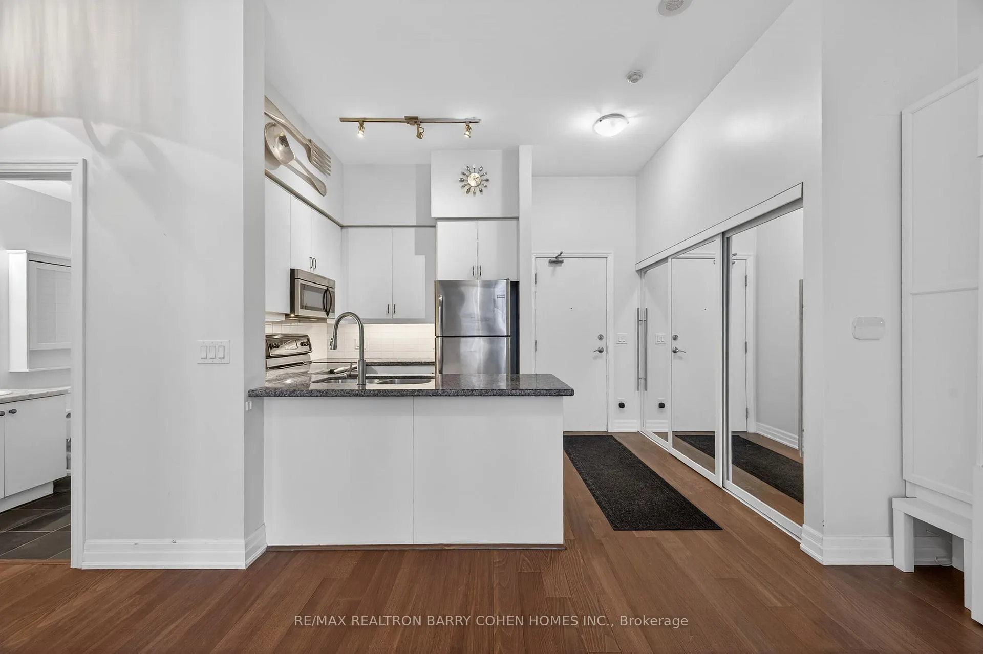 Photo 7 of Unit 301, 500 St Clair Avenue W, Toronto, Forest Hill South — HOMEH