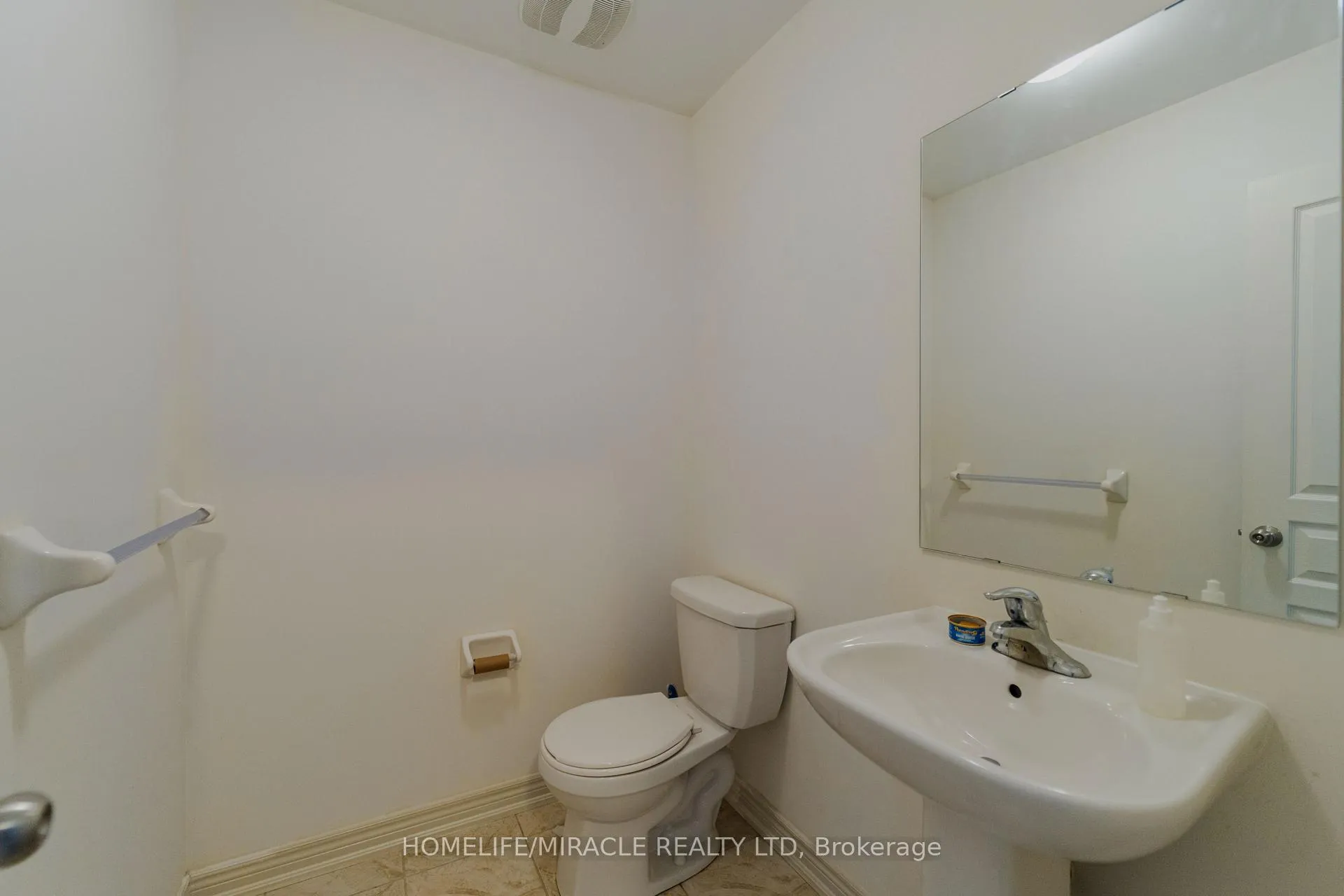 Photo 10 of 106 Aspen Hills Road, Brampton, Credit Valley — HOMEH