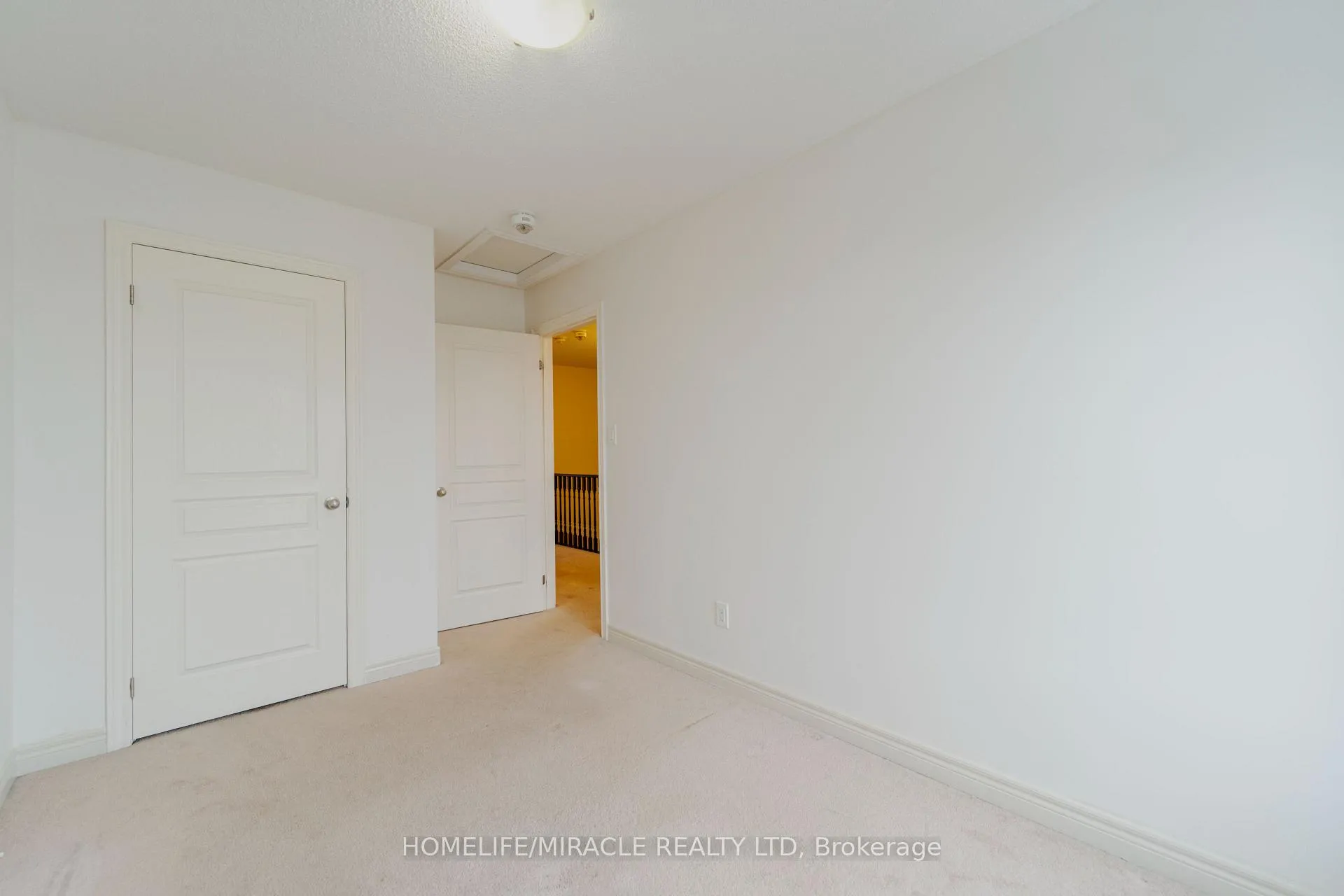 Photo 15 of 106 Aspen Hills Road, Brampton, Credit Valley — HOMEH
