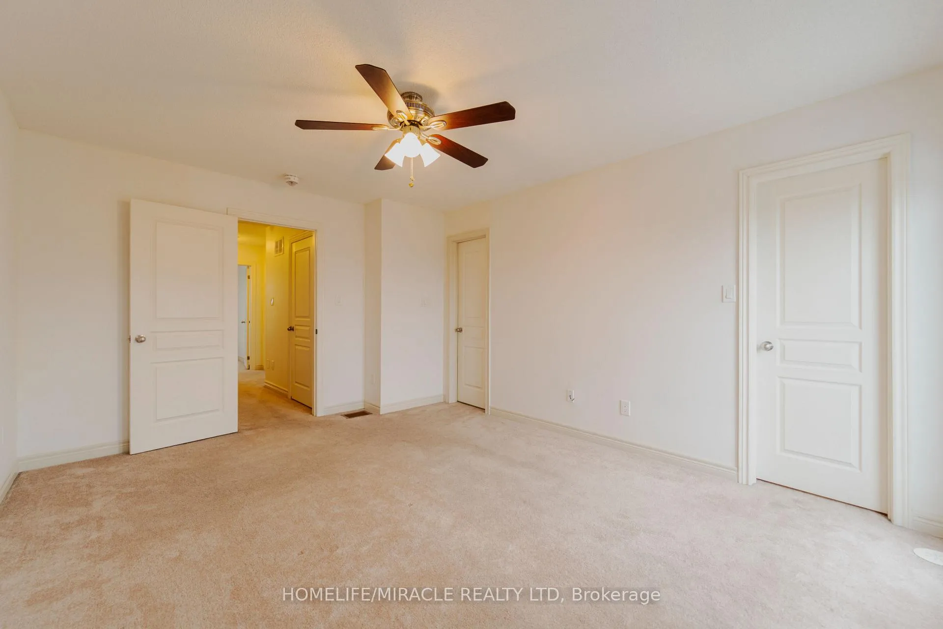 Photo 19 of 106 Aspen Hills Road, Brampton, Credit Valley — HOMEH