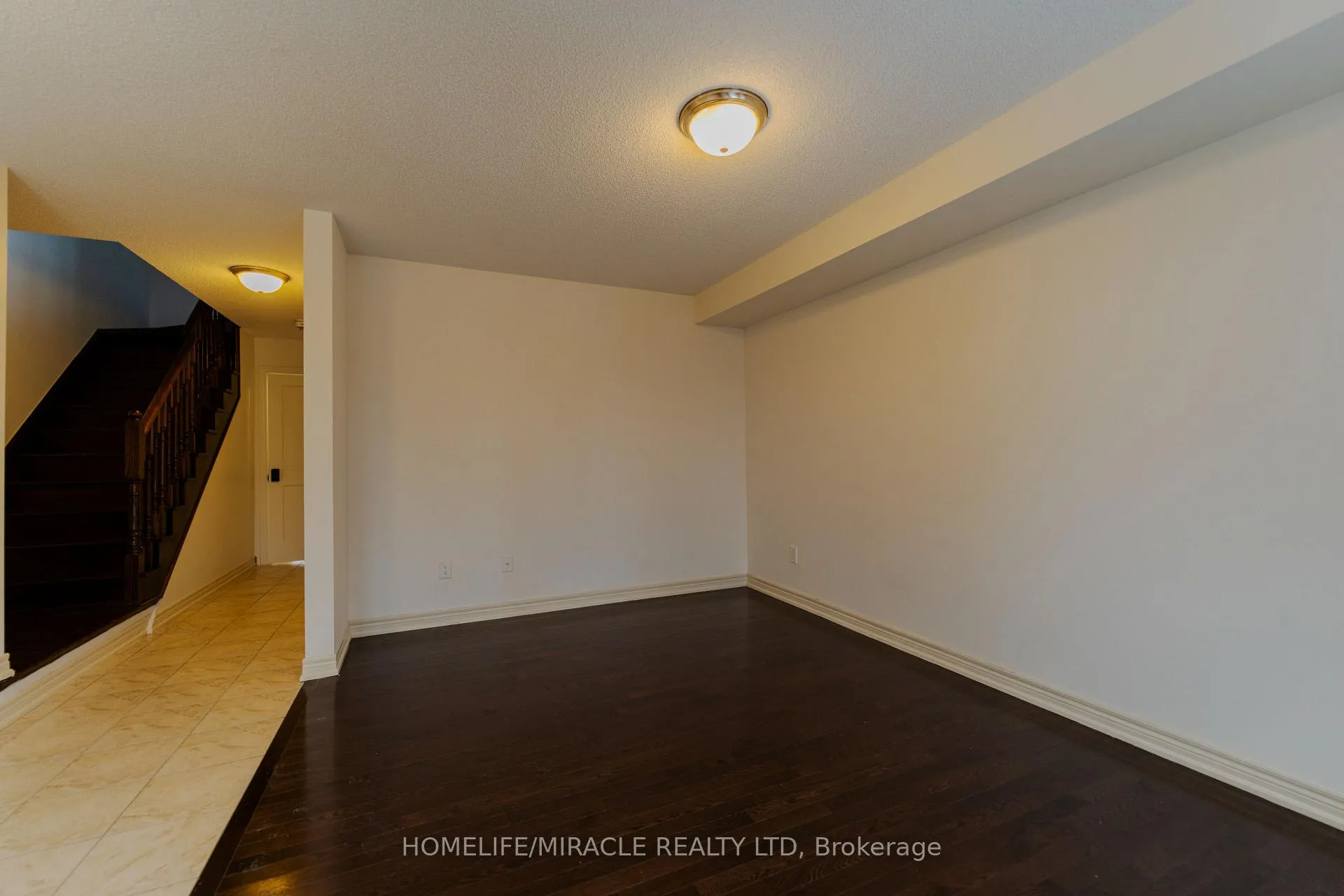 Photo 26 of 106 Aspen Hills Road, Brampton, Credit Valley — HOMEH