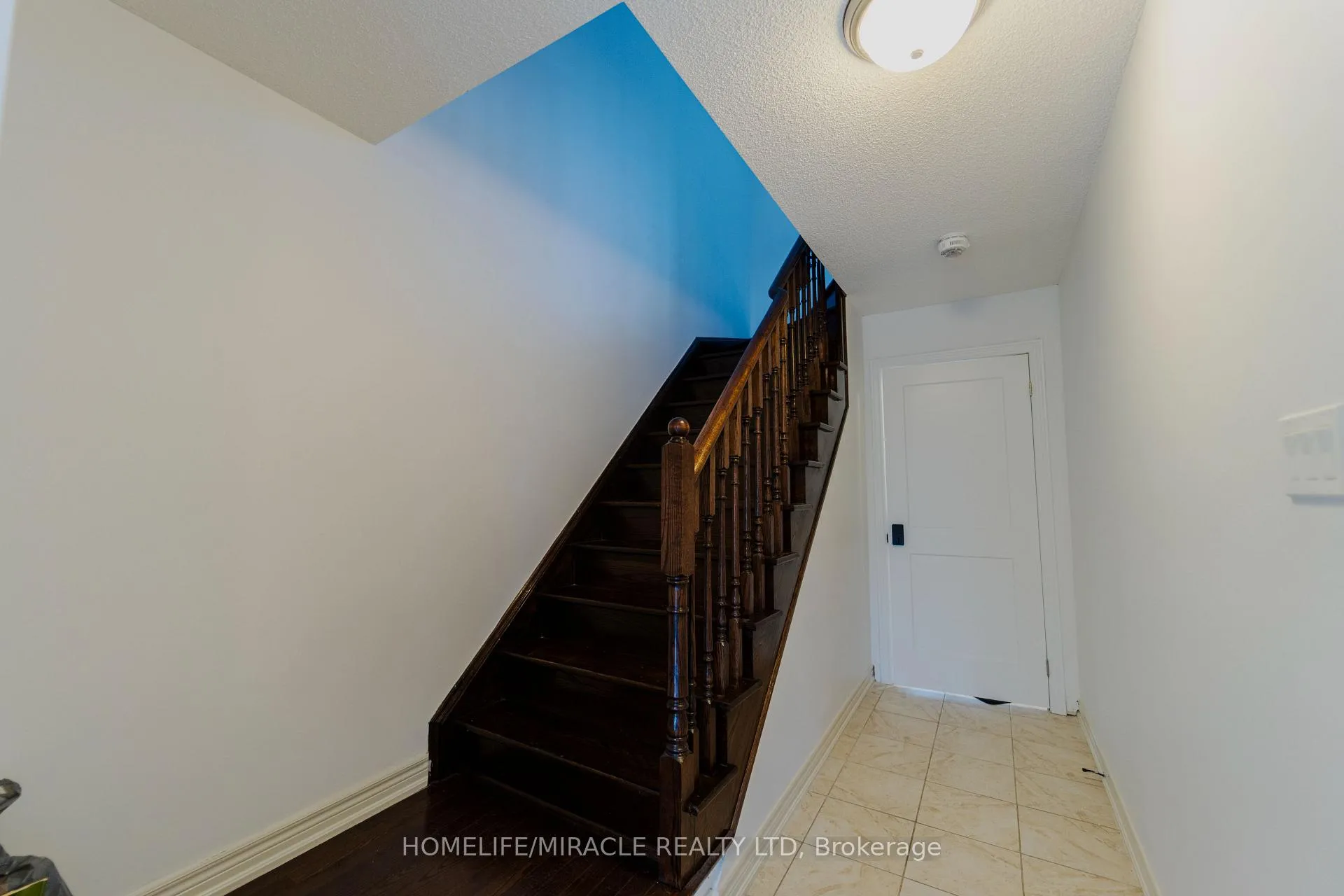 Photo 29 of 106 Aspen Hills Road, Brampton, Credit Valley — HOMEH