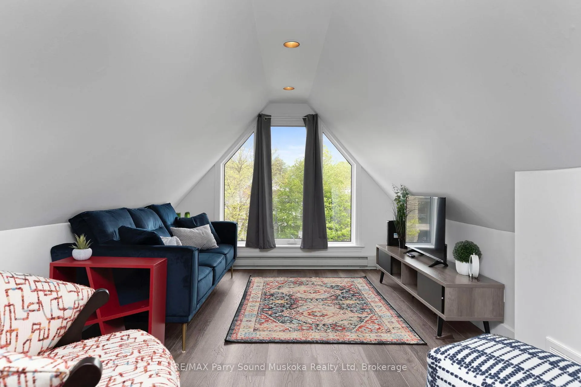 Photo 5 of Unit 3, 97 James Street, Parry Sound — HOMEH