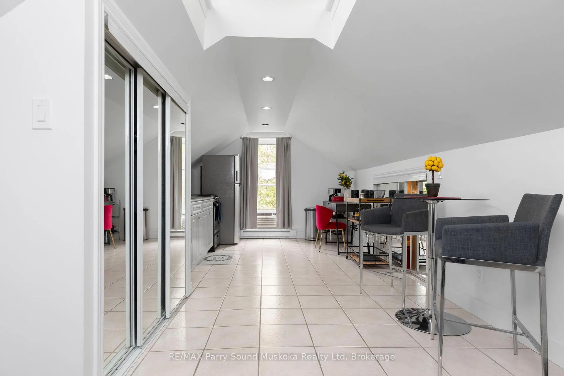 Photo 11 of Unit 3, 97 James Street, Parry Sound — HOMEH