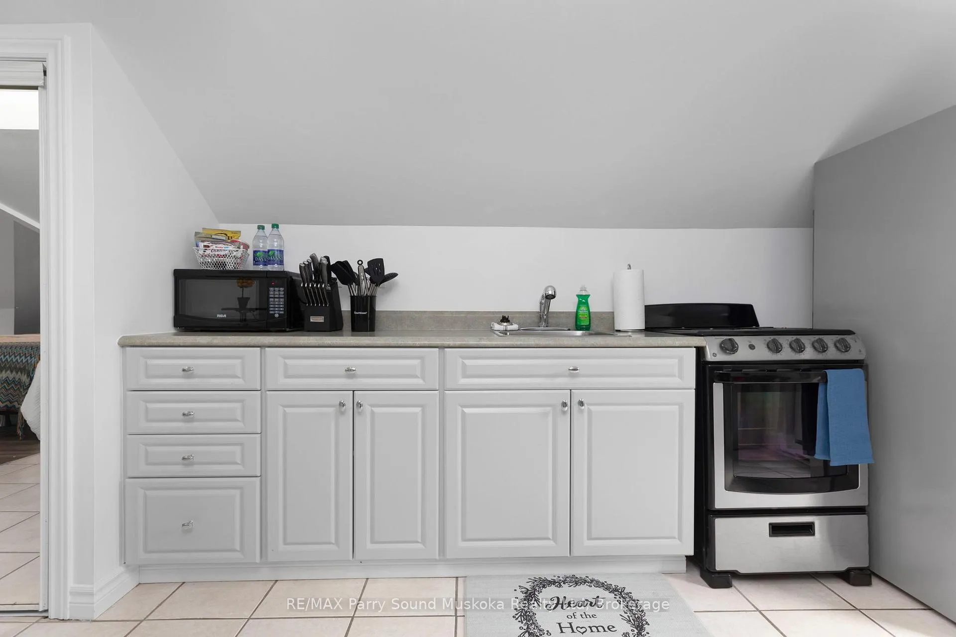 Photo 13 of Unit 3, 97 James Street, Parry Sound — HOMEH