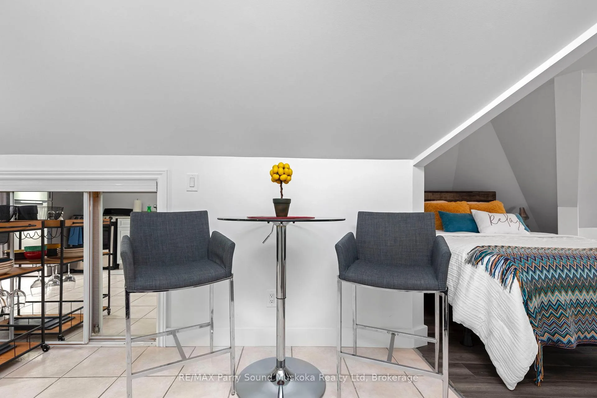 Photo 14 of Unit 3, 97 James Street, Parry Sound — HOMEH