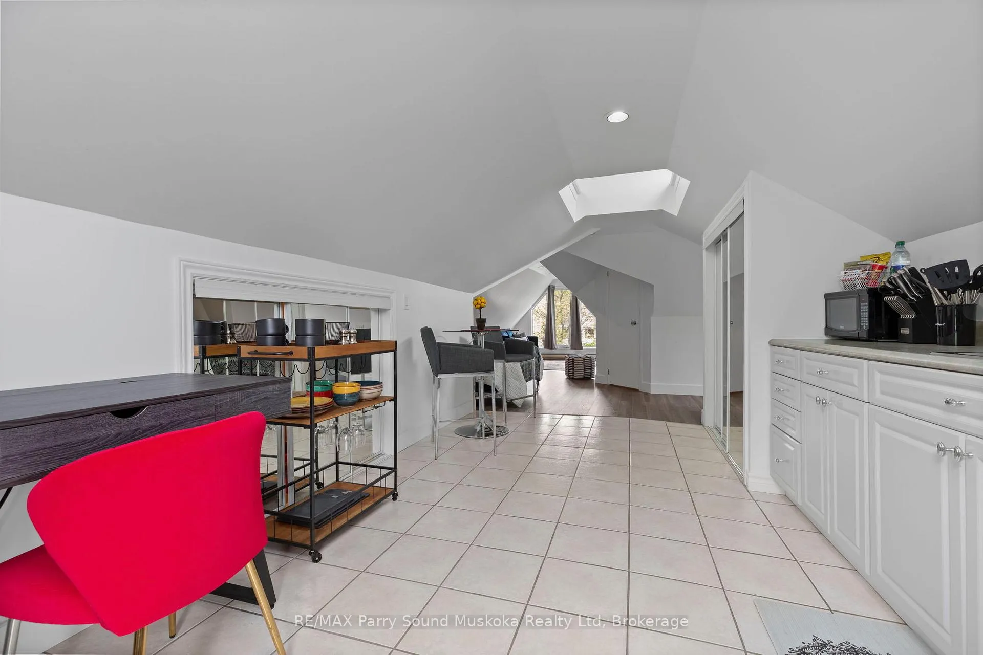 Photo 15 of Unit 3, 97 James Street, Parry Sound — HOMEH